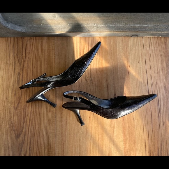 Nine West vintage genuine leather pointy strappy heels with embossed patterns - Picture 3 of 8